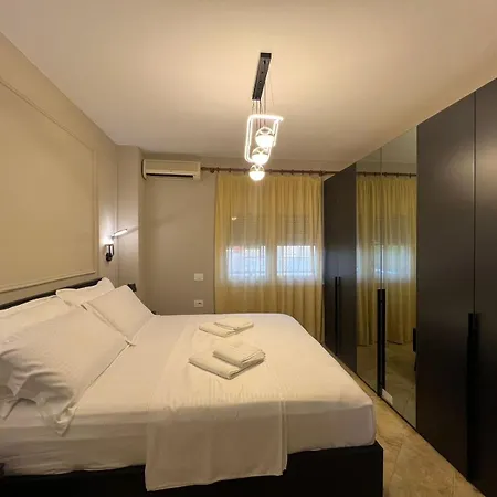 Deluxe Penthouse Golem - Mali I Robit Apartment