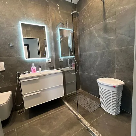 Apartment Deluxe Penthouse Golem - Mali I Robit *