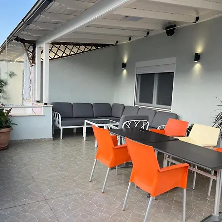 Deluxe Penthouse Golem - Mali I Robit *