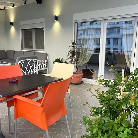 Deluxe Penthouse Golem - Mali I Robit Apartment