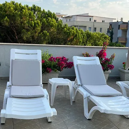 Apartment Deluxe Penthouse Golem - Mali I Robit