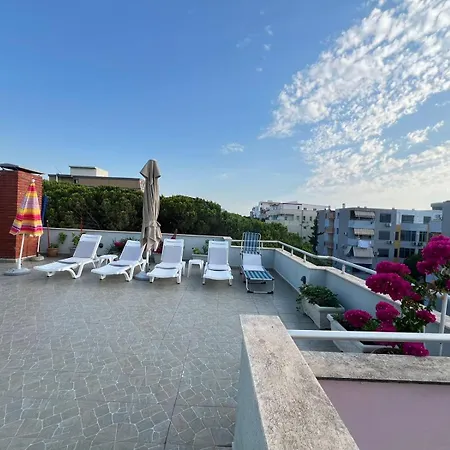 Deluxe Penthouse Golem - Mali I Robit *