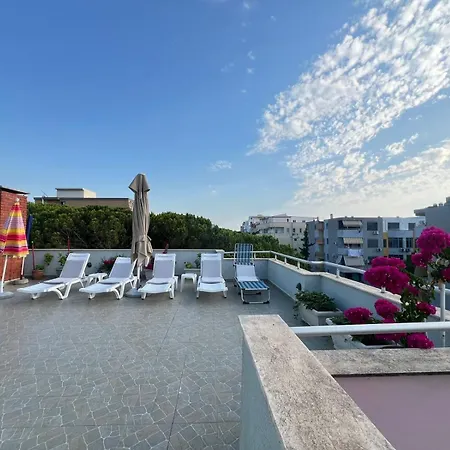 Deluxe Penthouse Golem - Mali I Robit Apartment
