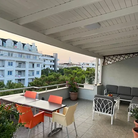 Deluxe Penthouse Golem - Mali I Robit Apartment