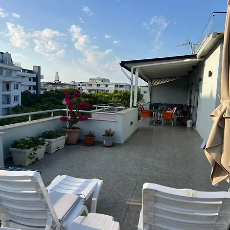 Deluxe Penthouse Golem - Mali I Robit *